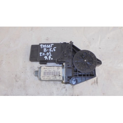 Volkswagen Passat B5,5 Combi R.V 00-05 Motorek stahovačky P.P