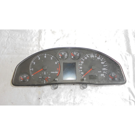 Audi A6 4DV 2.4 121KW R.V 97-01 Přístrojová deska