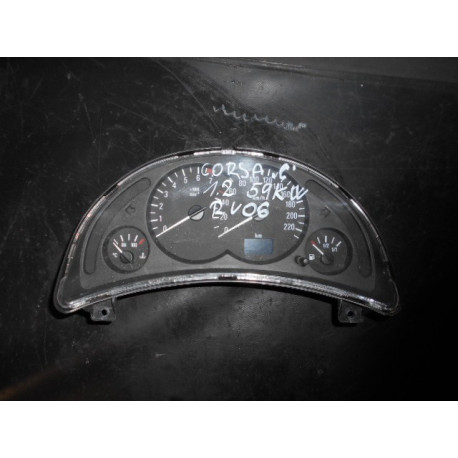  Opel Corsa C přístrojová deska 1,2 59kw r.v. 06