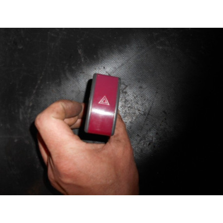 OPEL CORSA C 1,2 59kW r.v. 06 Spínač výstražných světel