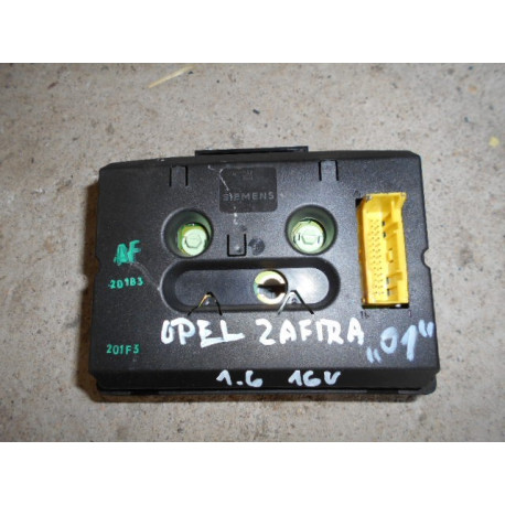 Opel Zafira 1.6 16V R.V 01 Palubní displej