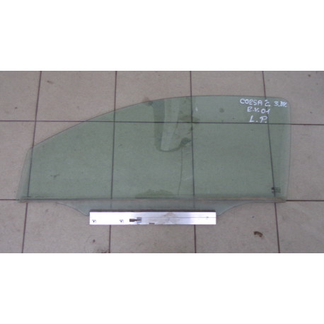 Opel Corsa C 3DV 1.0 43KW R.V 00-03 Sklo dveří L.P