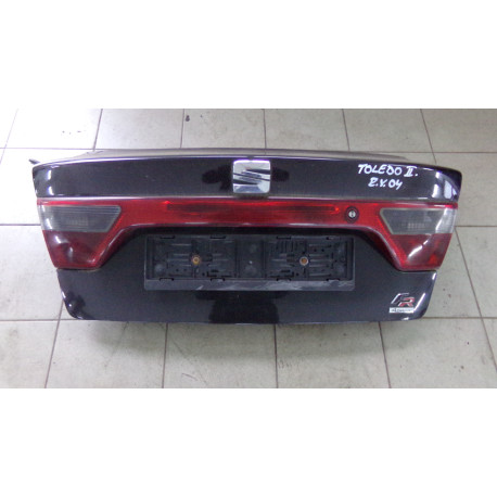 Seat Toledo II 4DV 1.9TDI 81KW R.V 99-06 Zadní dveře kufr-poškozen viz.foto