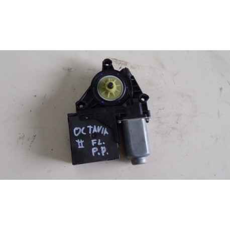 Škoda Octavia II FL  R.V 09-13 motorek stahovačky L.P