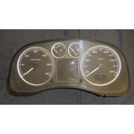 Peugeot 307 2.0HDI 16V 100KW R.V 00-05 Přístrojová deska